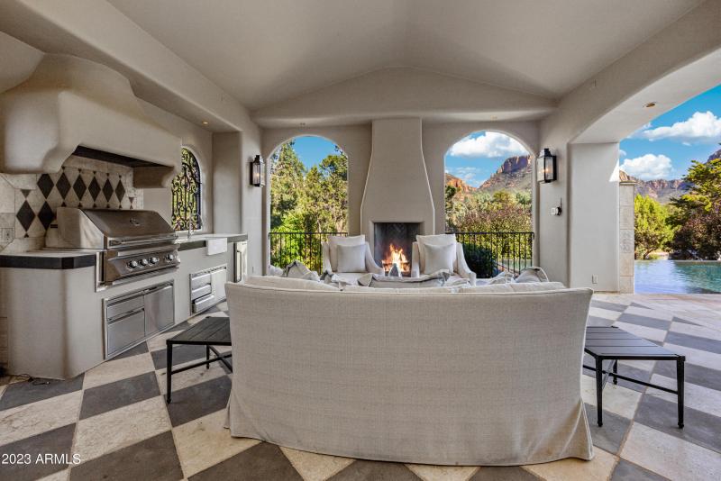 130 Hidden Meadow Outdoor Kitchen