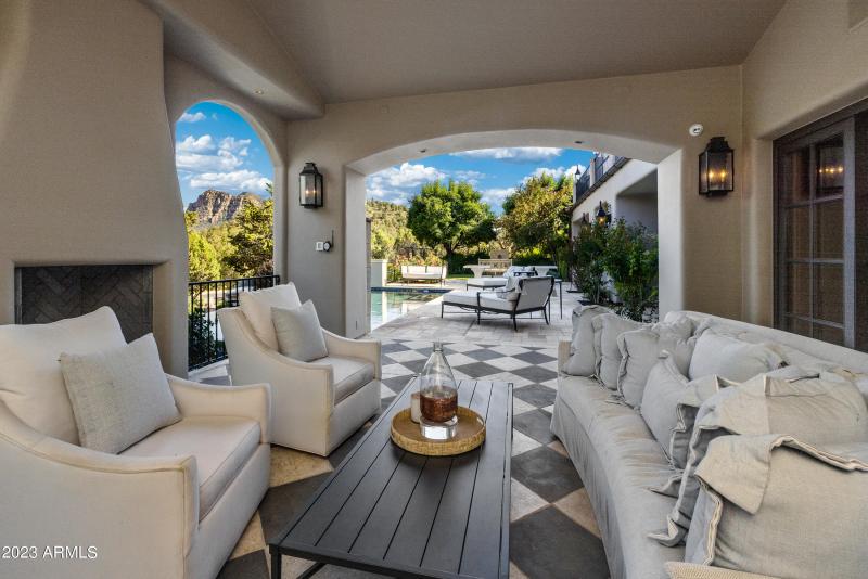 130 Hidden Meadow Outdoor Kitchen/Patio