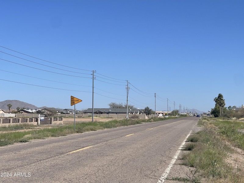 Sunland Gin Rd looking north