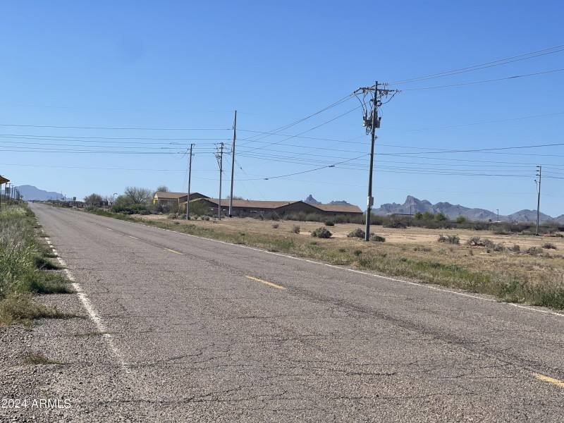 Sunland Gin Rd. looking south