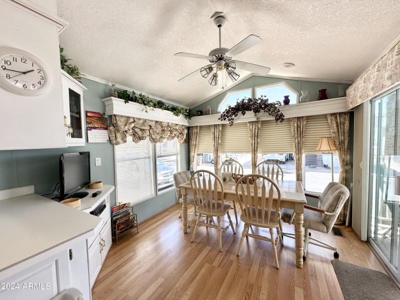 NICE WINDOW COVERINGS