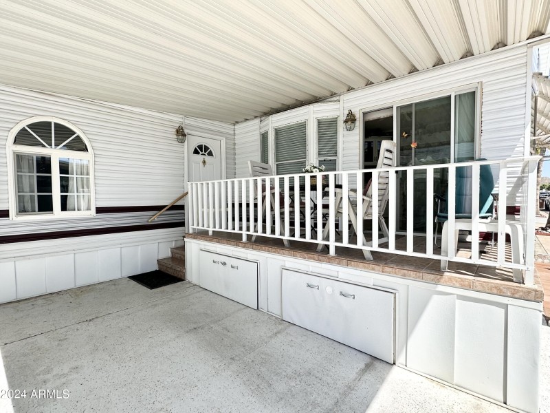 FANTASTIC TILED DECK