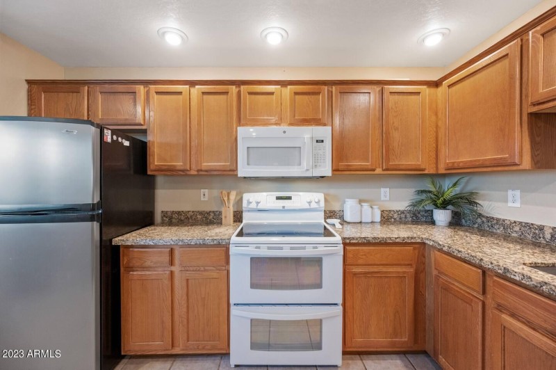 040bda24-a4f6-4277-ac5d-e35ef49d4cc8