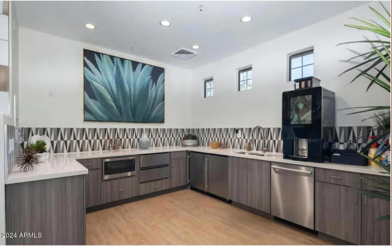 Club House and Coffee Bar