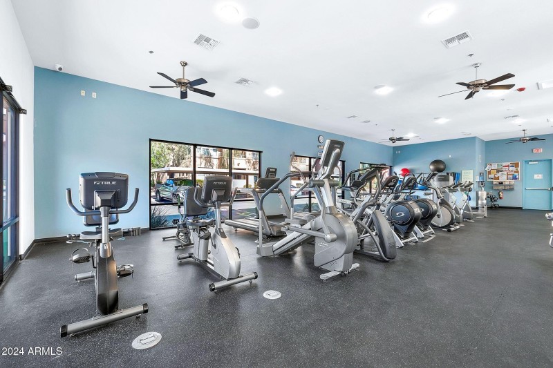 20100 N 78th Pl Community-3