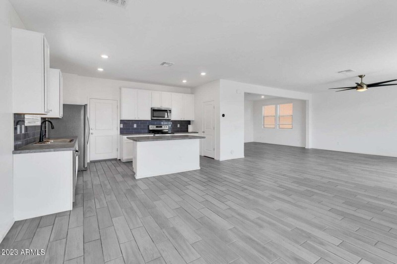 20230502153116494973000000-05