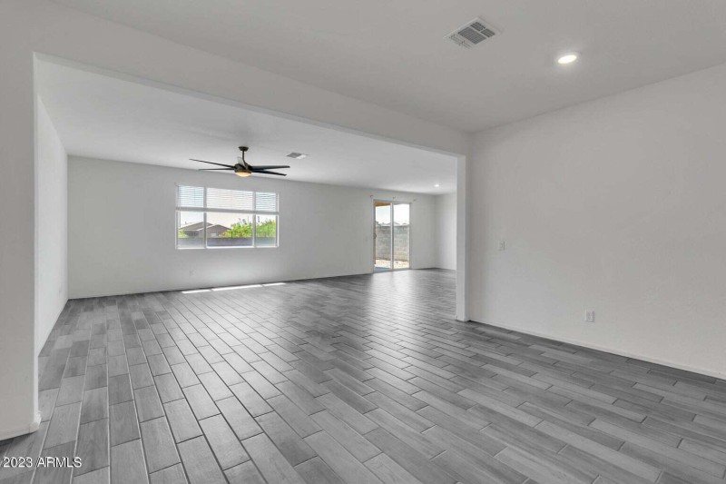 20230502153140115360000000-09