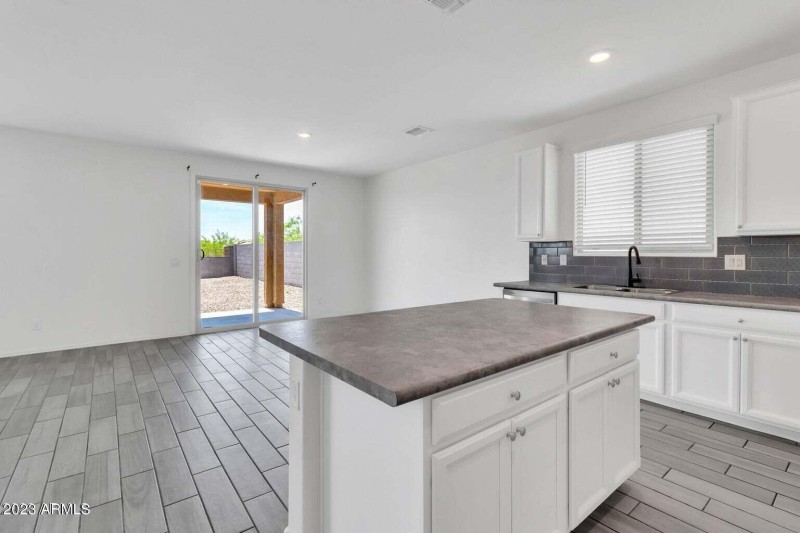 20230502153158954637000000-12