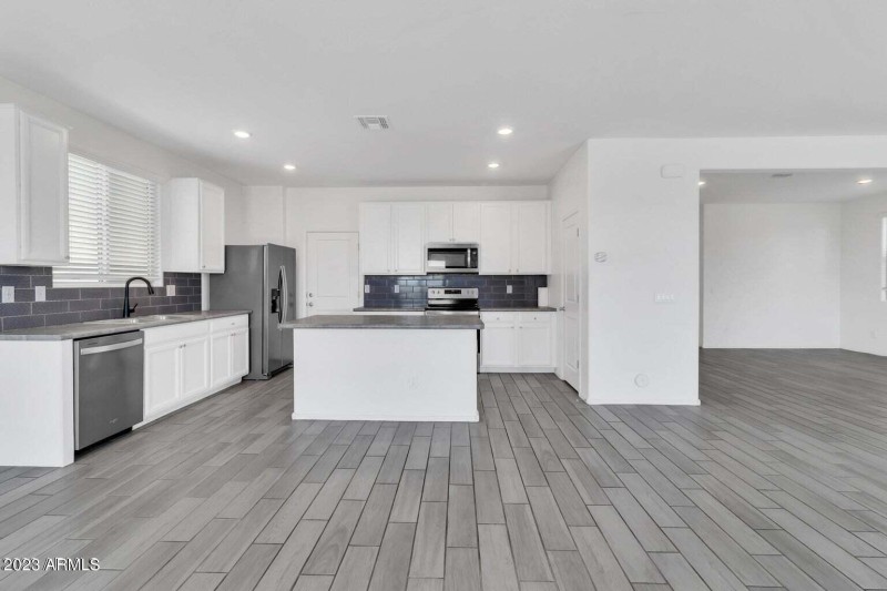 20230502153208678649000000-14