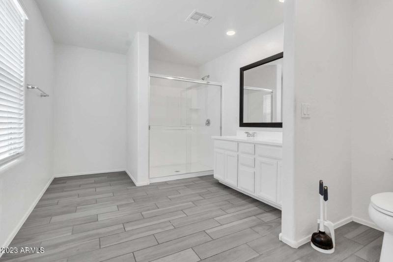 20230502153247486997000000-22