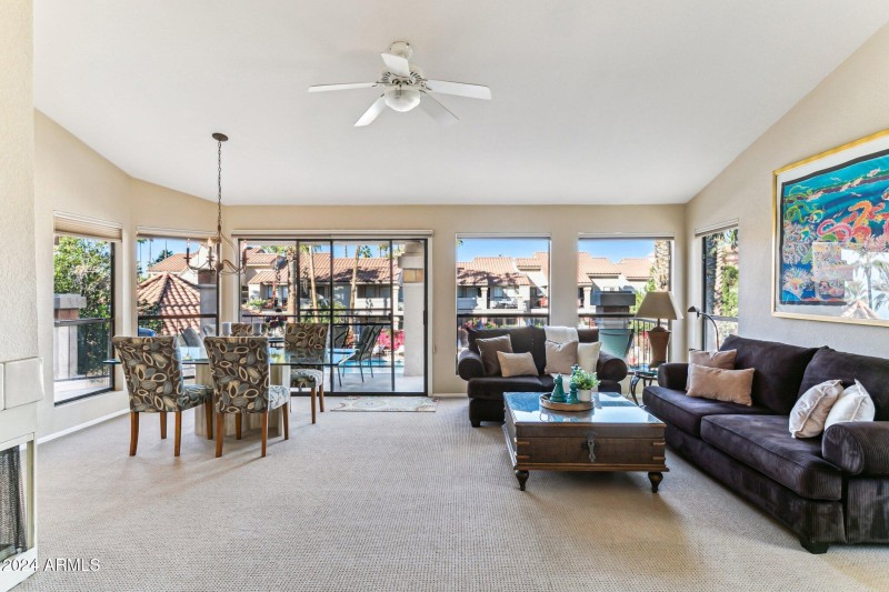 New Carpet throughout