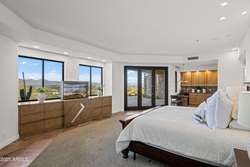 Attached Casita/Fourth Bedroom Ensuite