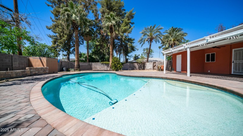 1001 W Northern Ave Exterior Photos-17