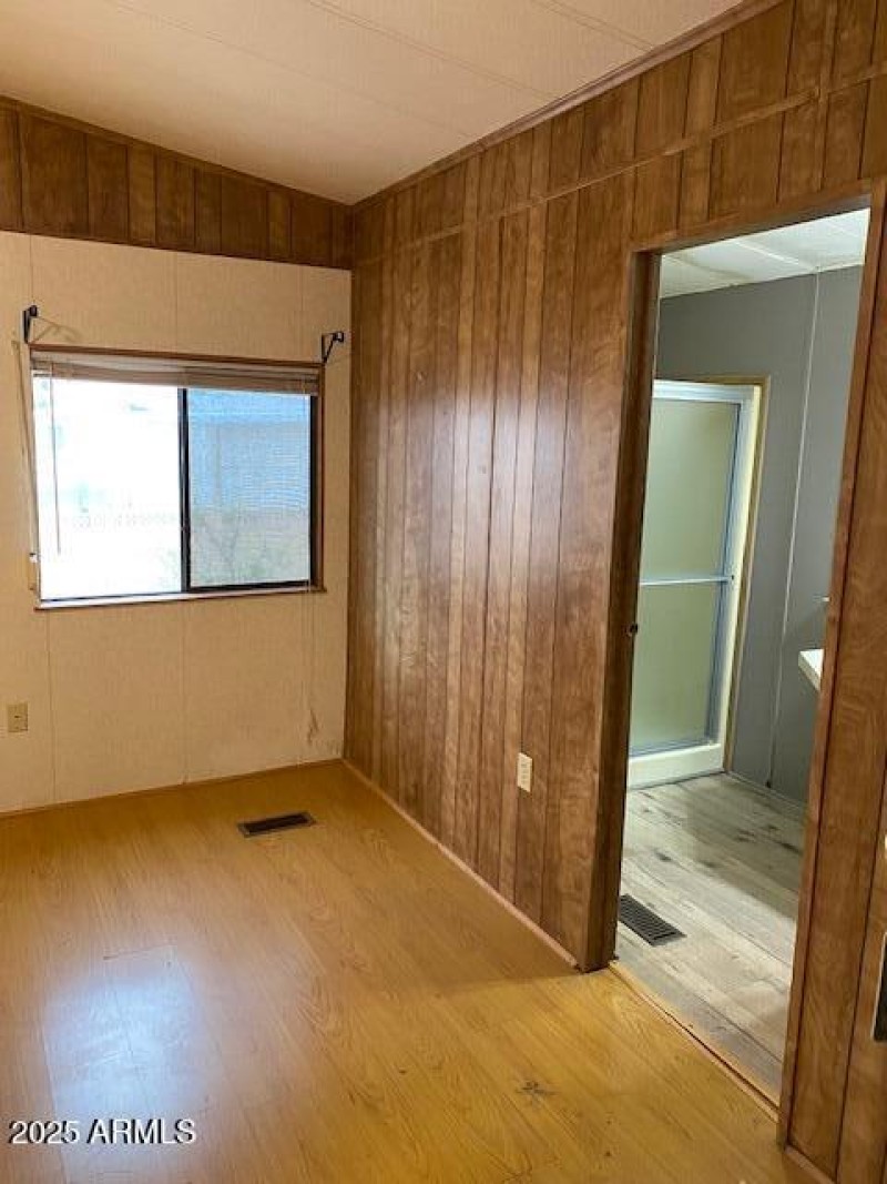 9427 E. University #48 Bedroom #1 pic 2