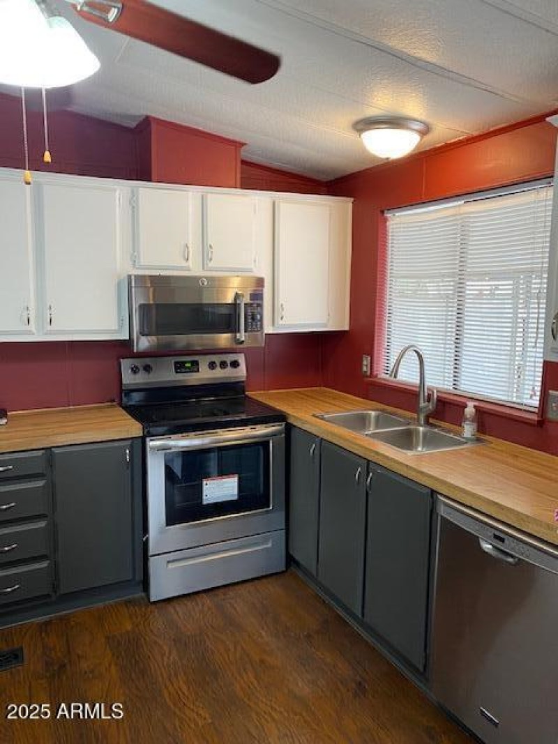 9427 E. University #48 Kitchen pic 2