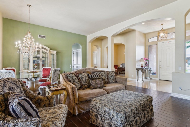 5-web-or-mls-6428-w-eugie-ave