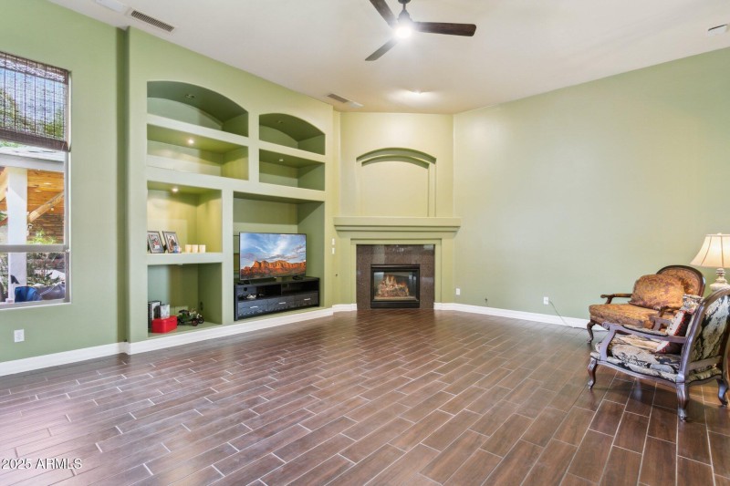 8-web-or-mls-6428-w-eugie-ave