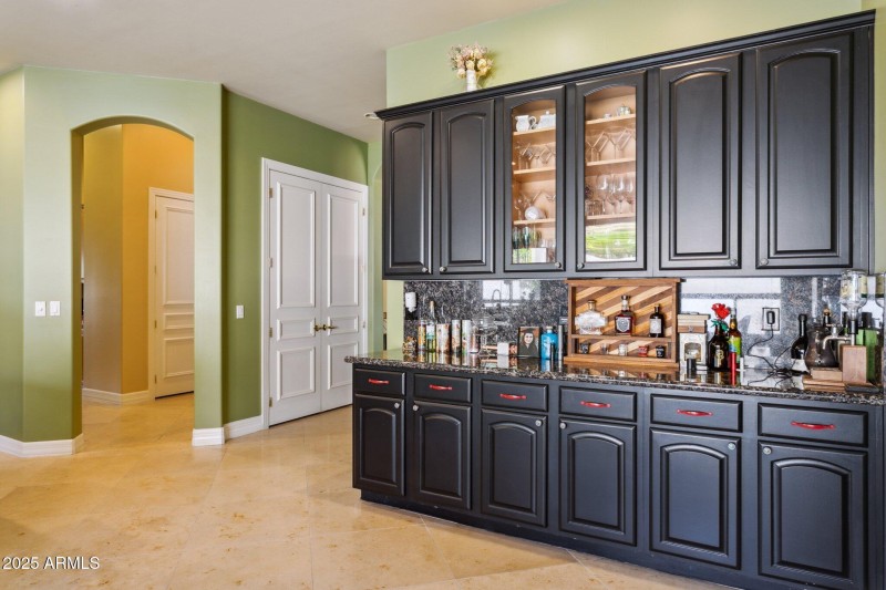 18-web-or-mls-6428-w-eugie-ave