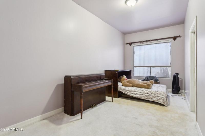 29-web-or-mls-6428-w-eugie-ave