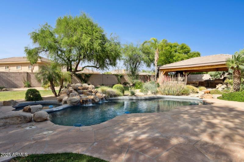 55-web-or-mls-6428-w-eugie-ave