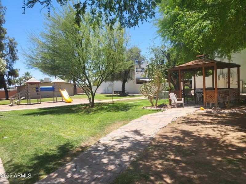 GAZEBO & PLAY AREA