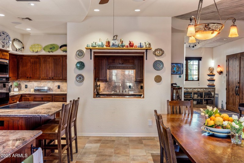 Pass through window at kitchen