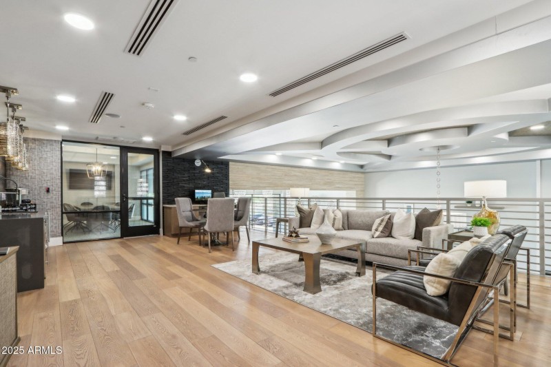 Club House & Amenities