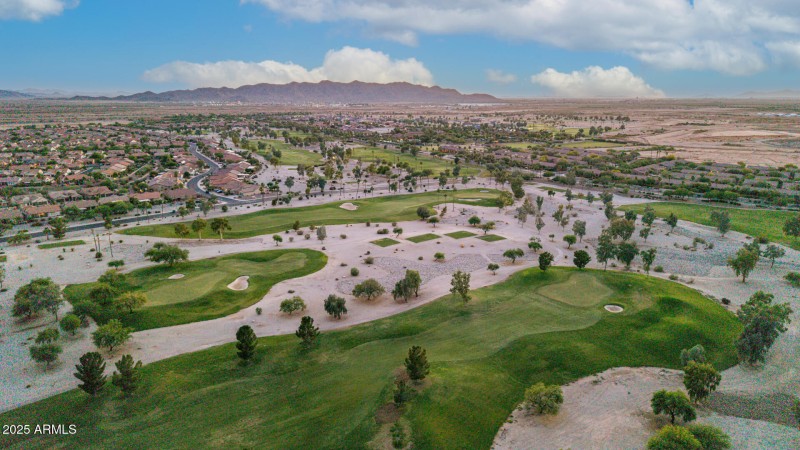 Beautiful Golf Course nearby