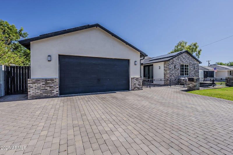 10-web-or-mls-Clarendon-2