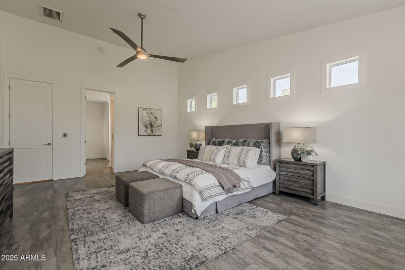 38-web-or-mls-Clarendon-30