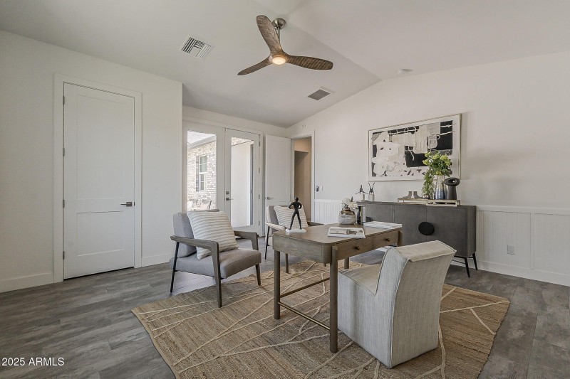 57-web-or-mls-Clarendon-49