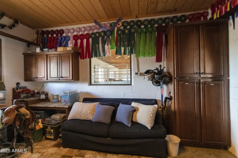 RS_ShowbarnTackRm_0429