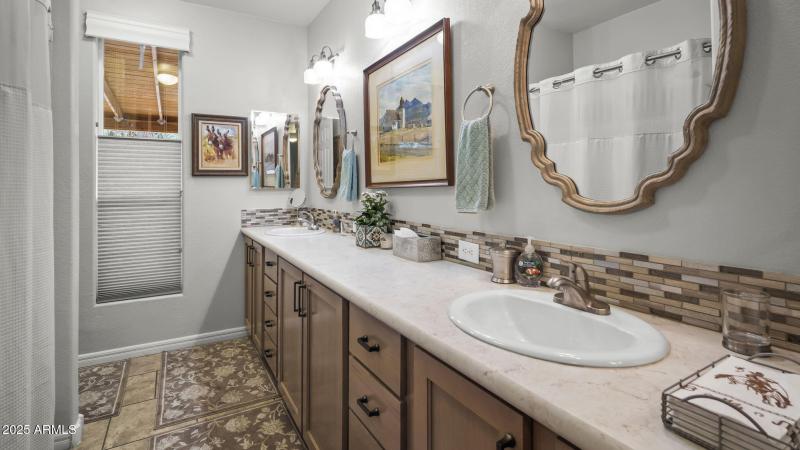 151-web-or-mls-3155-w-elephant-head-rd