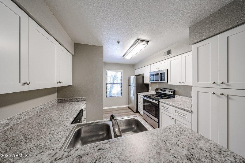 New Kitchen Cabinets