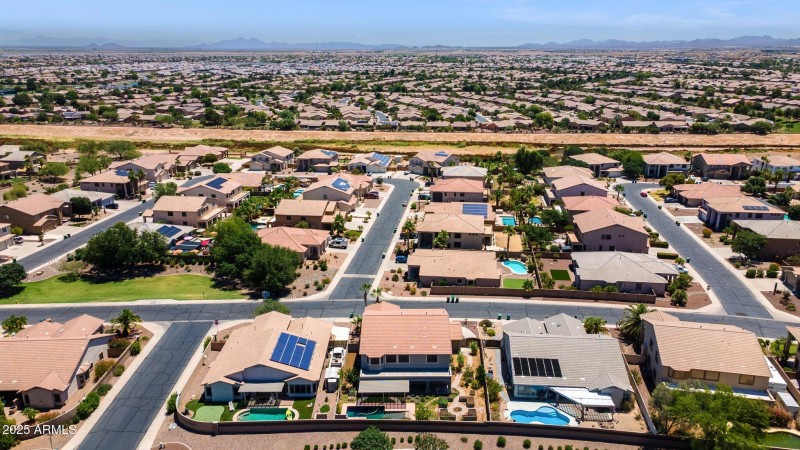 62-web-or-mls-20226-n-madison-dr