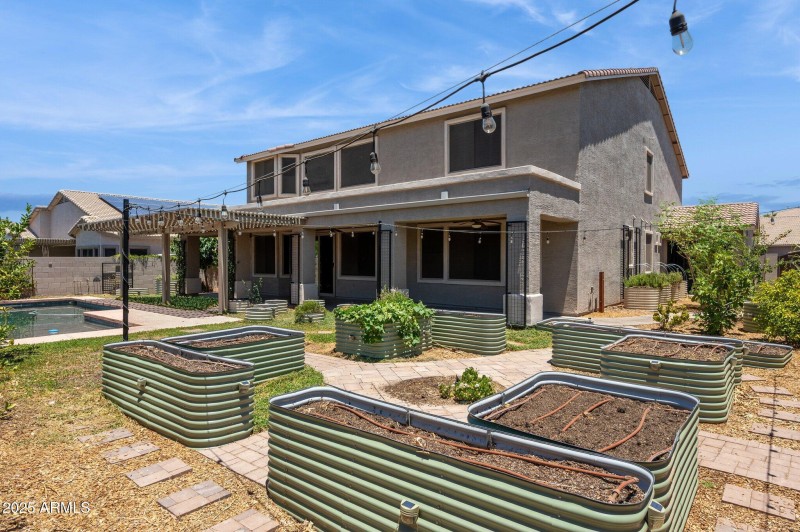 55-web-or-mls-20226-n-madison-dr