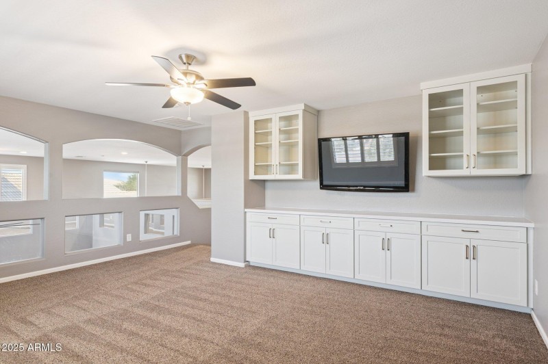 31-web-or-mls-20226-n-madison-dr