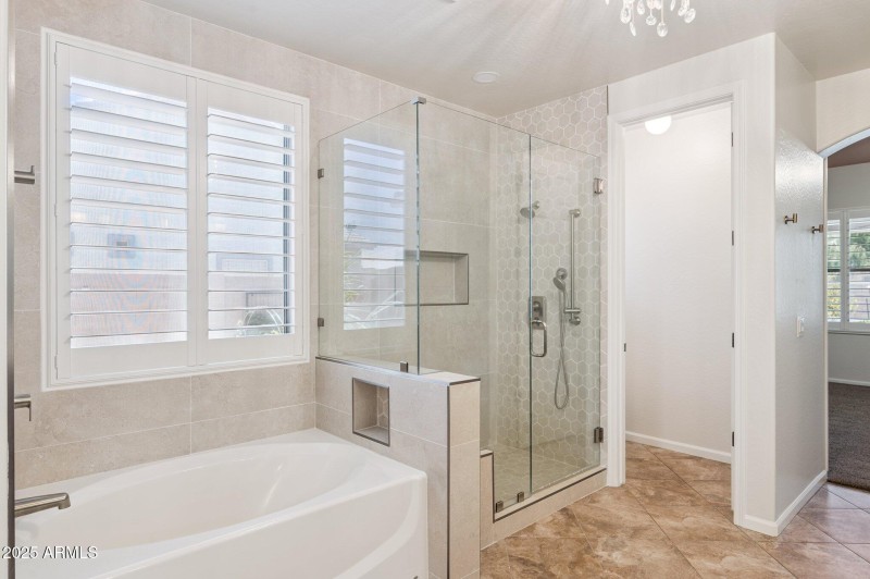 25-web-or-mls-20226-n-madison-dr