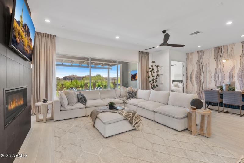 8-web-or-mls-21315-n-59th-ter