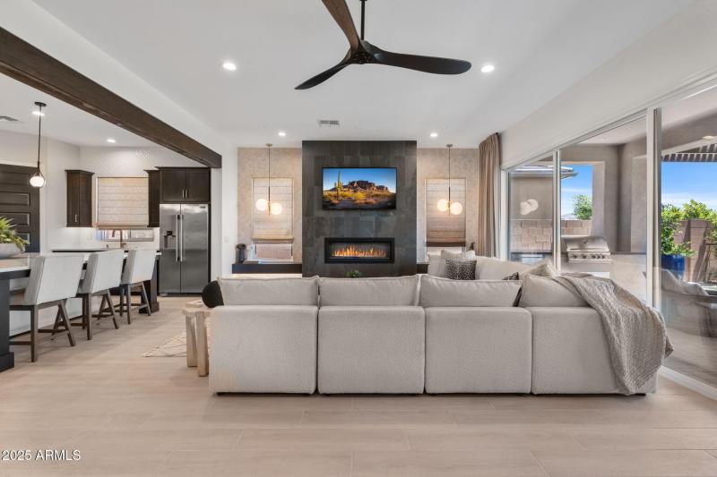 9-web-or-mls-21315-n-59th-ter