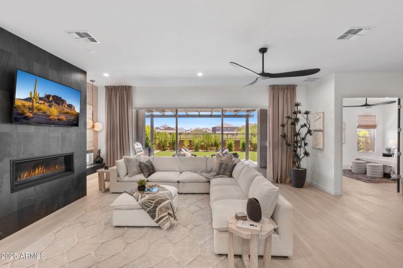 10-web-or-mls-21315-n-59th-ter