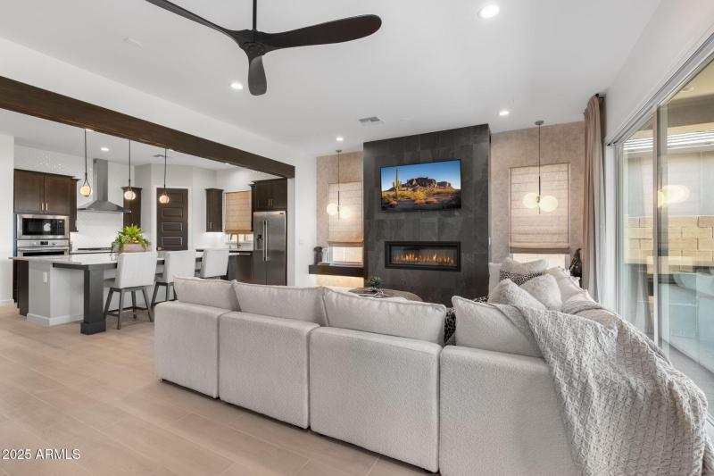 12-web-or-mls-21315-n-59th-ter