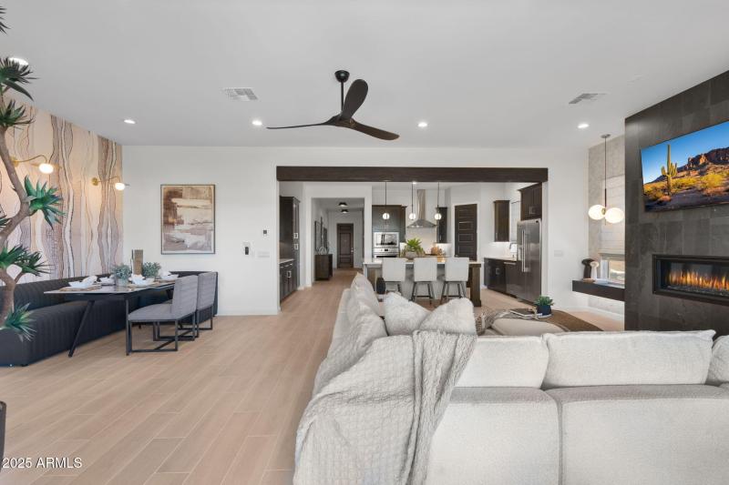 24-web-or-mls-21315-n-59th-ter