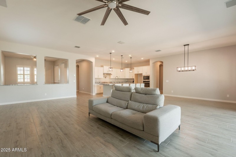 10-web-or-mls-Stonegate-10