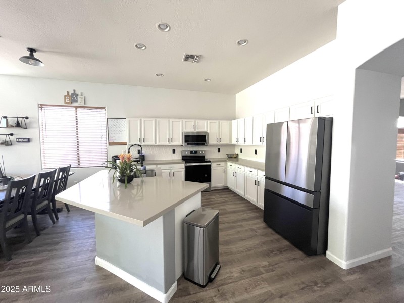 Kitchen Jourdyn Wigg