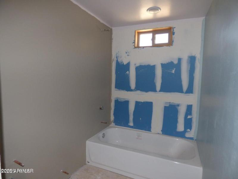 20250721023438377695000000-o