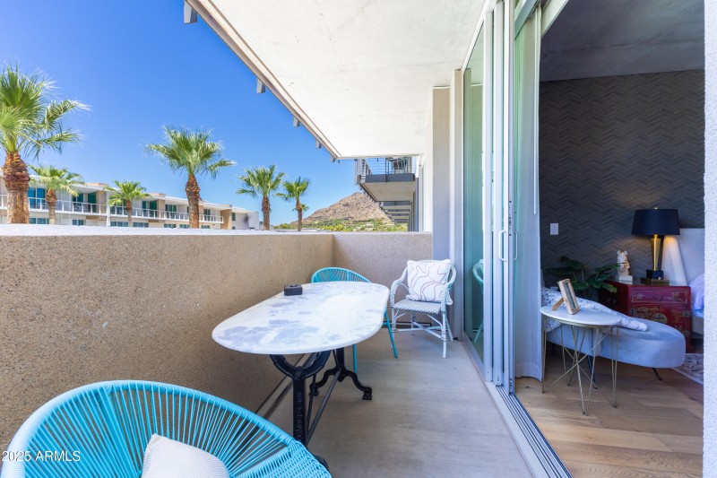 Unique private 2nd Bedroom balcony