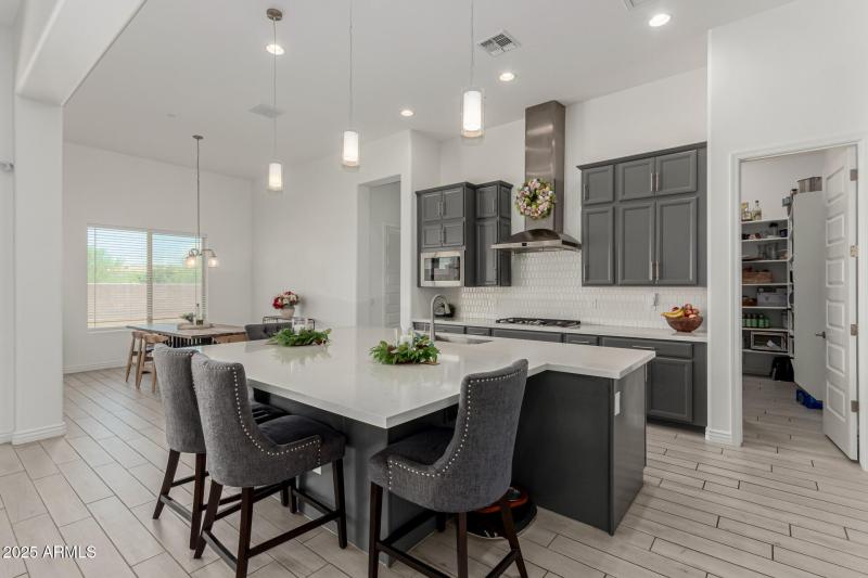 17 - White Feather 3816