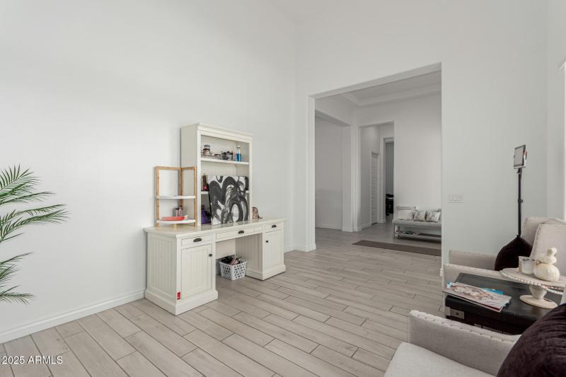 21 - White Feather 3816