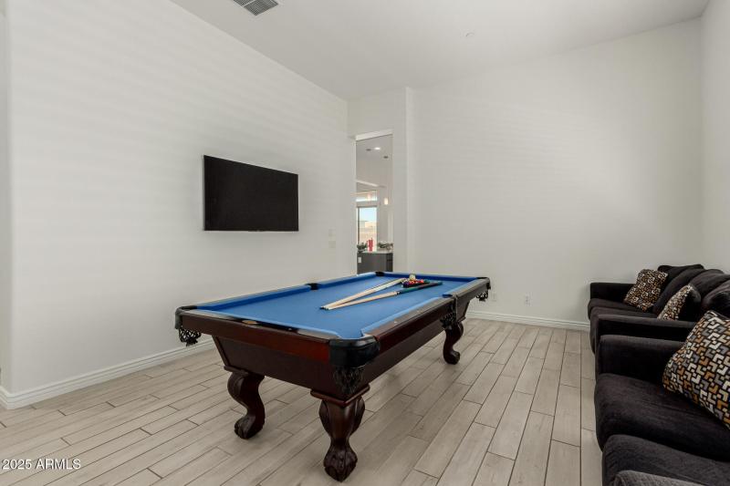 41 - White Feather 3816